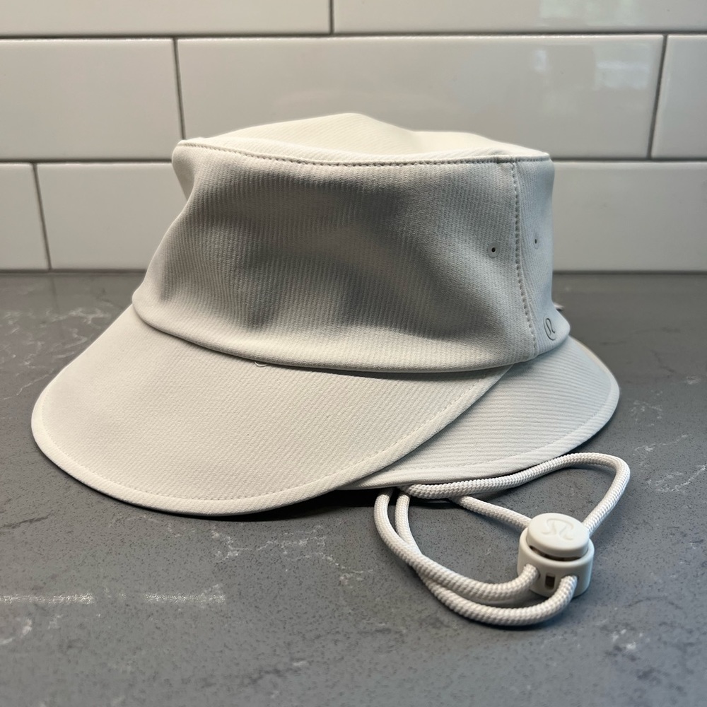 New Lululemon Wide-Brim Bucket Hat w/ Strap White XS/S